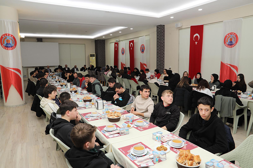 baskan-hamit-kilic-kykli-ogrencilerle-iftarda-bulustu-005.jpeg