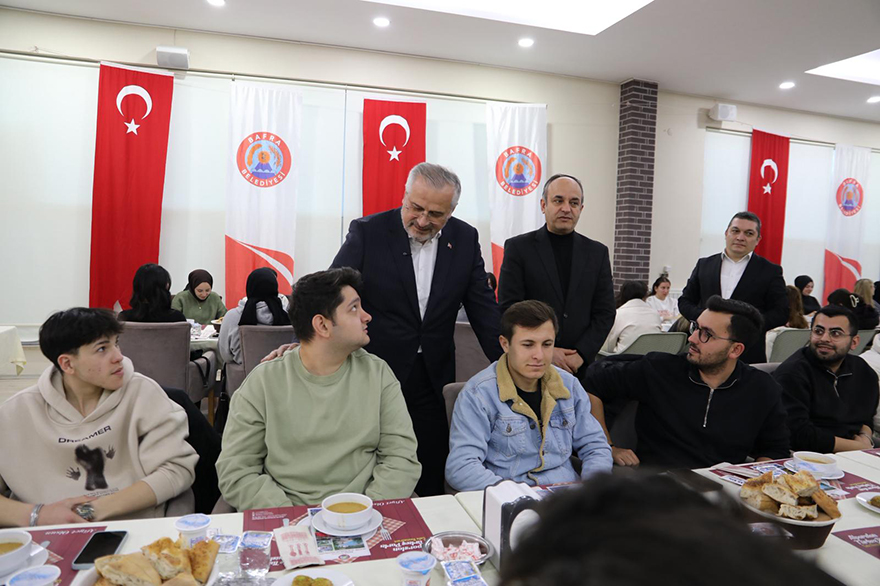 baskan-hamit-kilic-kykli-ogrencilerle-iftarda-bulustu-008.jpeg