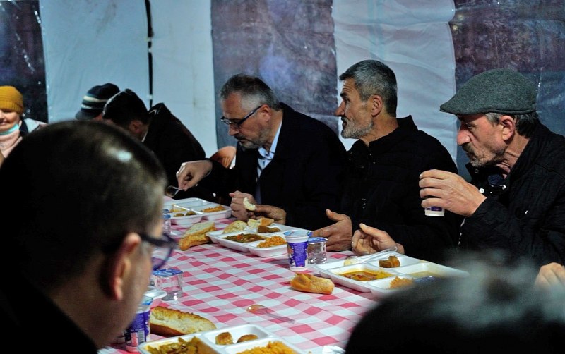 baskan-kilic-asevinde-vatandaslarla-iftarda-bulustu-001.jpeg