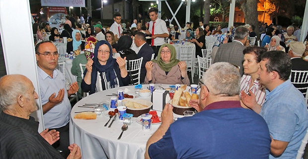 baskan-kilic-iftarda-bulustu-1.jpg