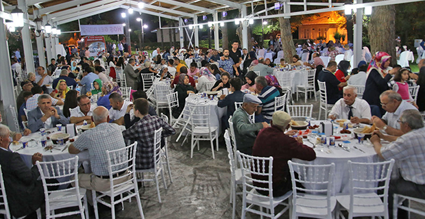 baskan-kilic-iftarda-bulustu-3.jpg