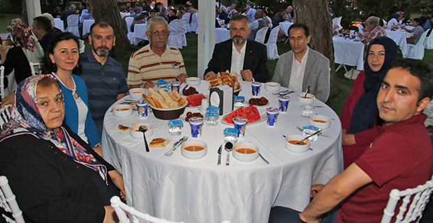 baskan-kilic-iftarda-bulustu-5.jpg