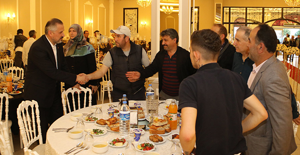 baskan-kilic-iftarda-personeli-ile-bulustu-7.jpg