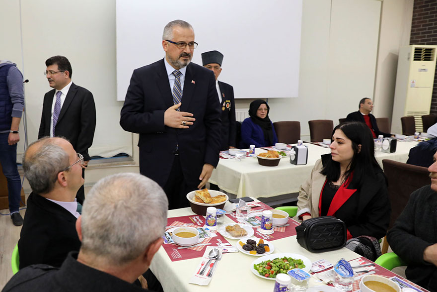 baskan-kilic-sehit-ve-gazi-aileleri-ile-iftarda-bulustu-9.jpg