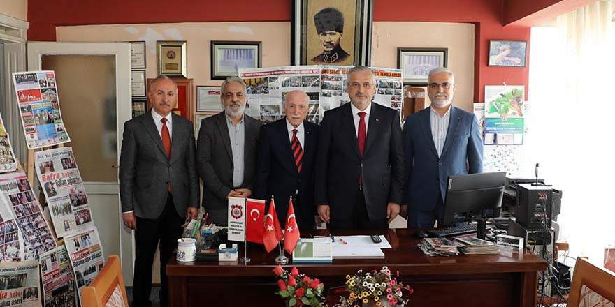 baskan-kilictan-55-yillik-gazetecilik-emeklerine-tesekkur-1.jpg