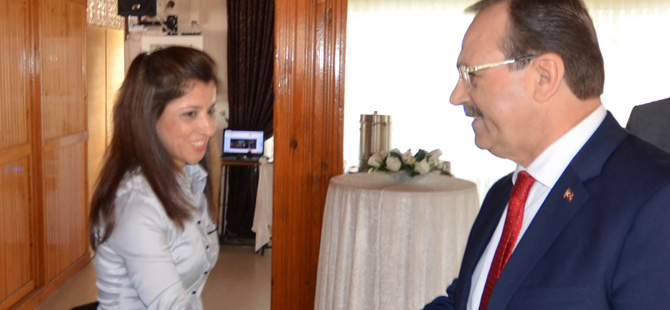 baskan-sahin-kadinlari-unutmadi-001.jpg