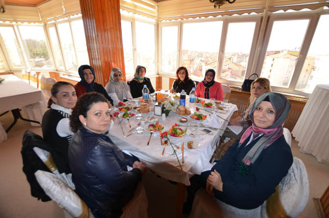 baskan-sahin-kadinlari-unutmadi-004.jpg