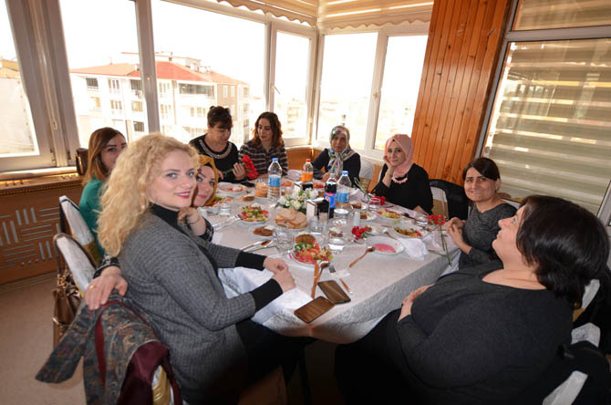 baskan-sahin-kadinlari-unutmadi-007.jpg