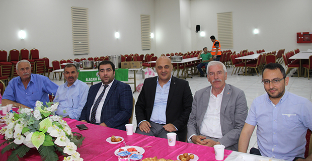 baskan-uyardan-ilce-protokolune-iftar-1.jpg