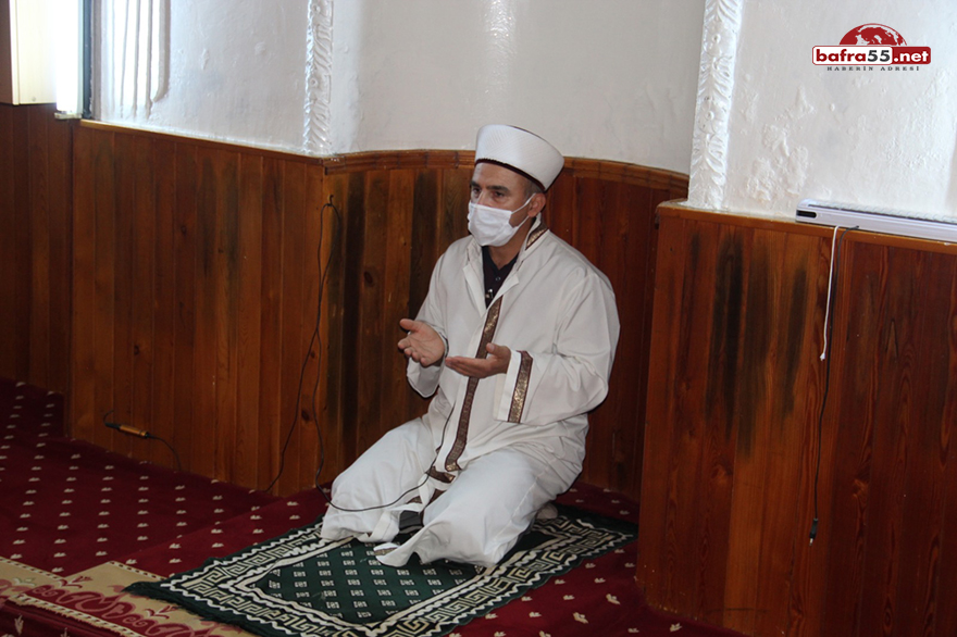 bayram-namazi-4.jpg