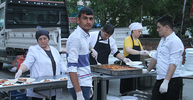 bengu-ve-civar-koyler-iftar-yemeginde-bir-araya-geldi-7.jpg