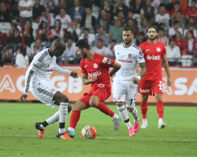 besiktas-antalyayi-besledi-003.jpg