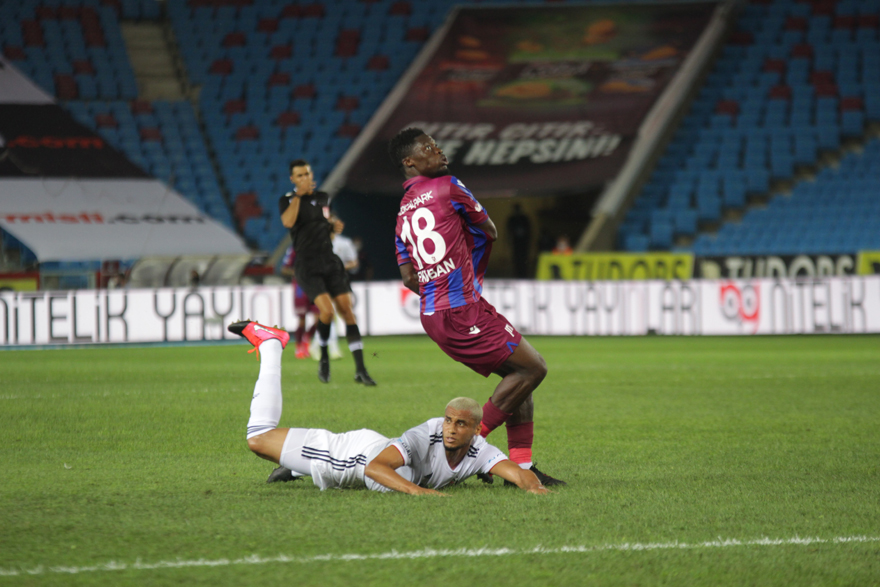 besiktas-trabzonda-1-0-onde-ilk-yari-2.jpg