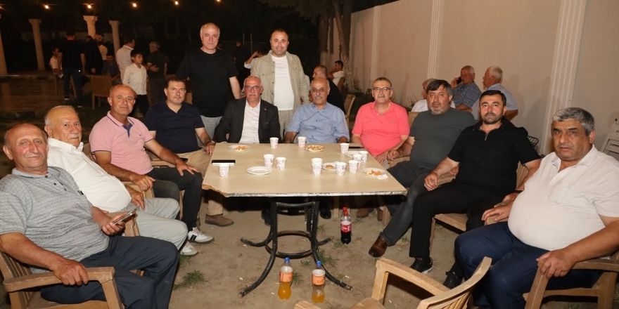 beyzanur-ve-alperen-sahin-ruya-gibi-bir-dugunle-hayatlarini-birlestirdi-006.jpg