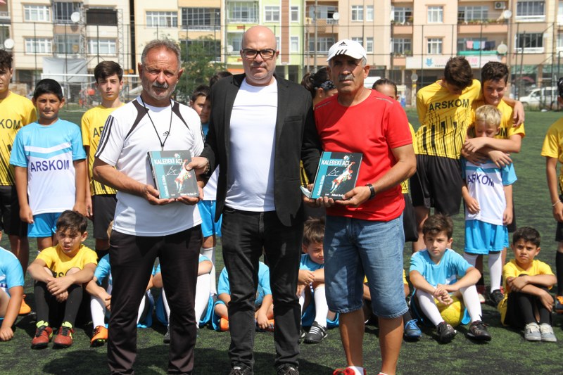 bulent-arslandan-minik-futbolculara-destek.JPG