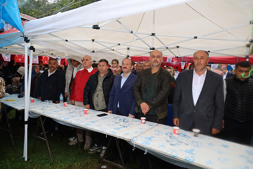 buyukdagda-yagmura-ragmen-festival-coskusu-13.jpg