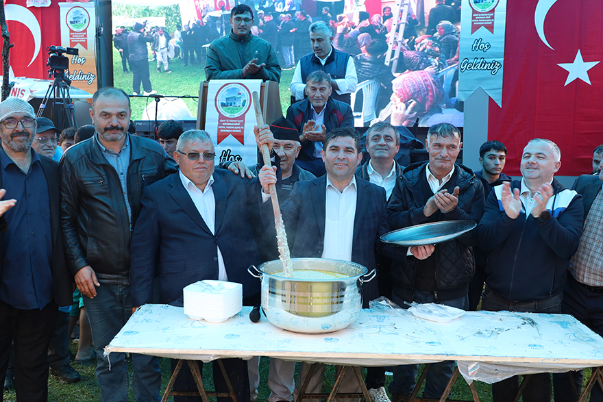 buyukdagda-yagmura-ragmen-festival-coskusu-6.jpg