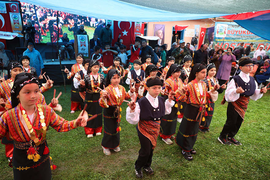 buyukdagda-yagmura-ragmen-festival-coskusu-9.jpg