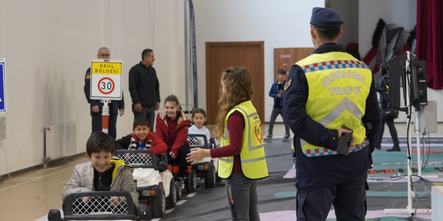 carsamba-belediyesi-cocuklara-trafik-bilinci-asilaniyor.png