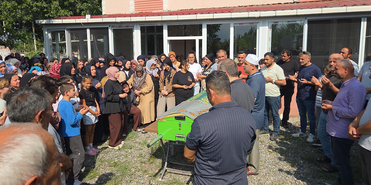 carsambada-kazada-olen-esra-turan-topraga-verildi-4.jpg