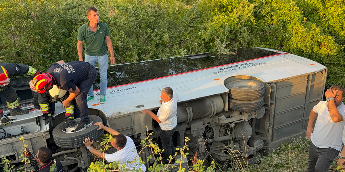 carsambada-yolcu-otobusu-devrildi-21-yarali-1.jpg
