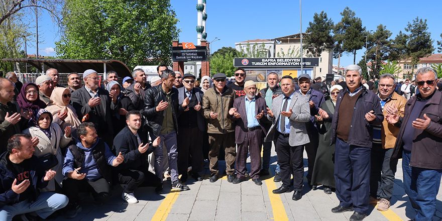 celal-senol-sevenlerinin-dualariyla-hac-yolculuguna-cikti-1.jpg