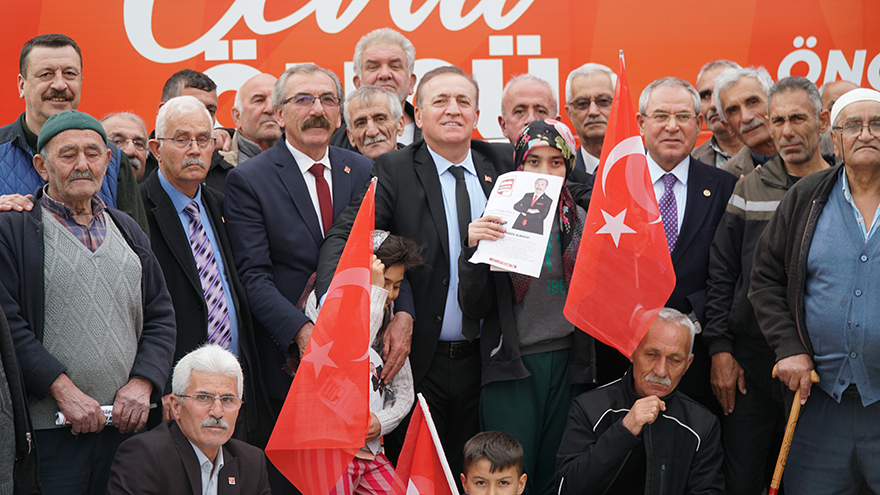 cevat-oncu-secim-benimle-ak-parti-adayi-arasinda-4.jpg