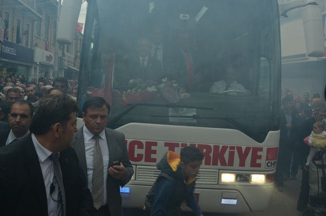 chp-genel-baskani-kemal-kilicdaroglu-bafrada-partililere-hitap-etti.-014.jpg