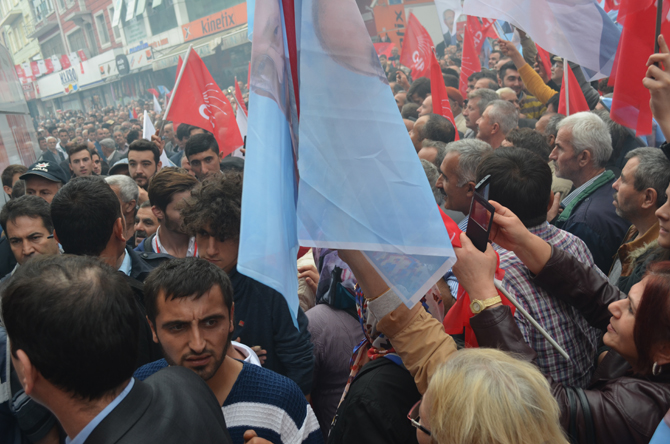 chp-genel-baskani-kemal-kilicdaroglu-bafrada-partililere-hitap-etti.-026.jpg