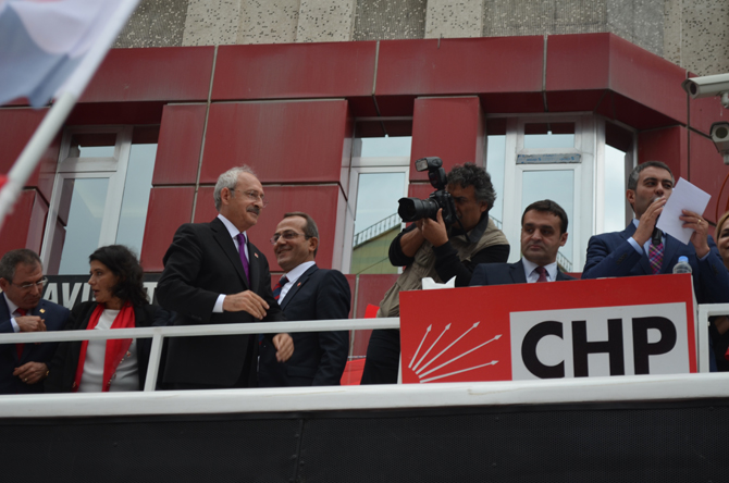 chp-genel-baskani-kemal-kilicdaroglu-bafrada-partililere-hitap-etti.-040.jpg