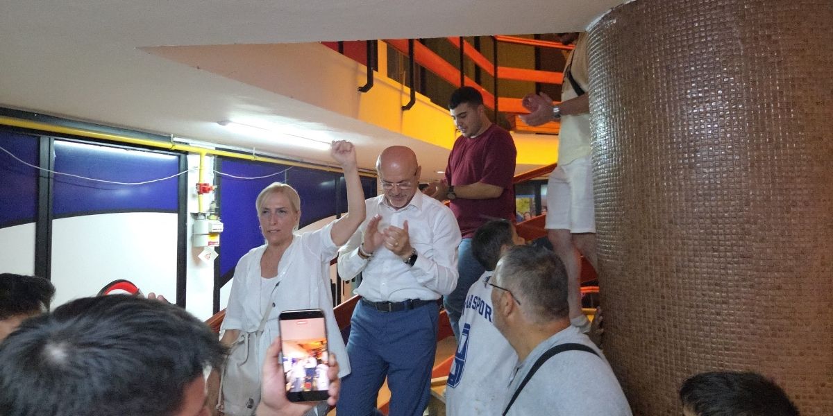chp-samsunda-devir-krizi-ozdag-yonetimi-binayi-bosaltti-002.jpg
