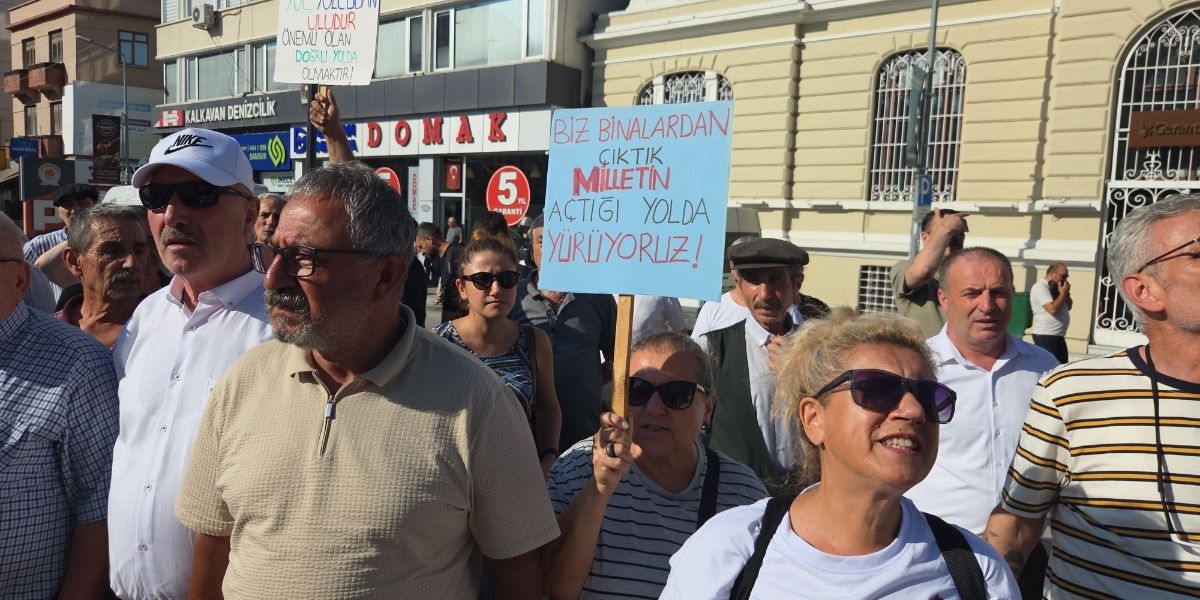 chp-samsunda-devir-krizi-ozdag-yonetimi-binayi-bosaltti.jpg