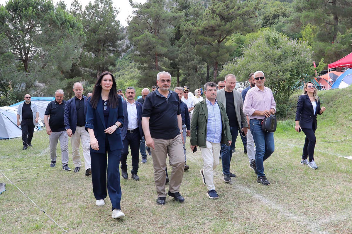cigdem-karaaslan-kapikayafestte-vatandaslarla-bulustu-8.jpg
