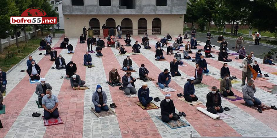 74 Gün Sonra Bafra'da Kılınan İlk Cuma Namazı