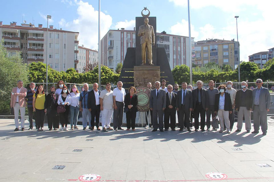 cumhuriyet-halk-partisi-bafra-ilce-teskilati-98-yasini-kutladi-4.jpg