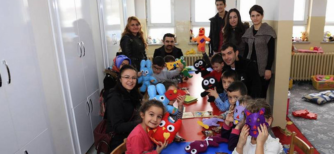 dar-gelirli-ailelerin-cocuklarina-oyuncak-hediyesi.jpg