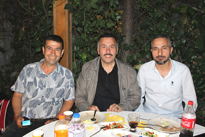 derler-koyu-istanbulda-iftarda-bir-araya-geldi-17.jpg