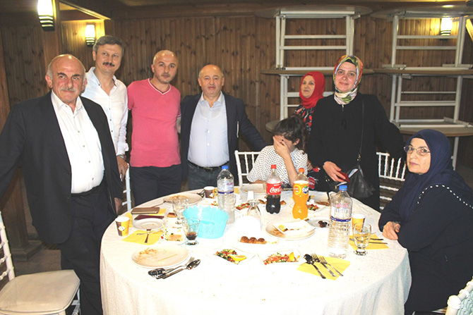 derler-koyu-istanbulda-iftarda-bir-araya-geldi-227.jpg