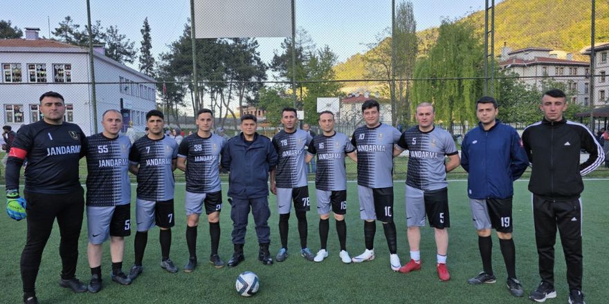 dikmende-futbol-coskusu-muftuluk-spor-turnuvanin-sampiyonu-oldu-005.jpg