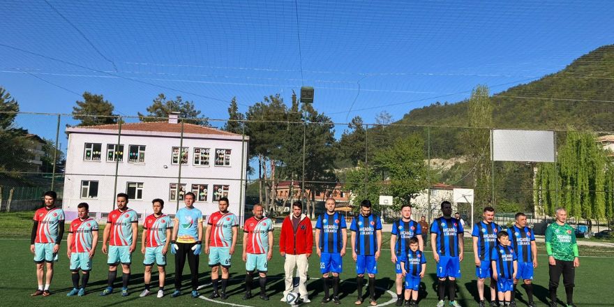 dikmende-futbol-coskusu-muftuluk-spor-turnuvanin-sampiyonu-oldu-006.jpg