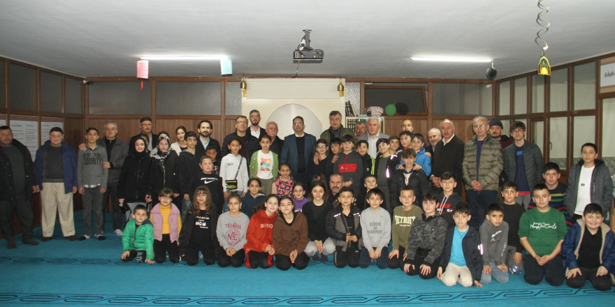 diyanet-genclik-merkezinde-rahmet-sofrasi-iftar-programi-duzenledi-1.png