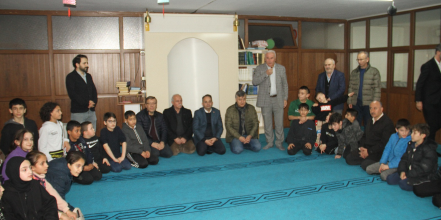 diyanet-genclik-merkezinde-rahmet-sofrasi-iftar-programi-duzenledi-15-001.png