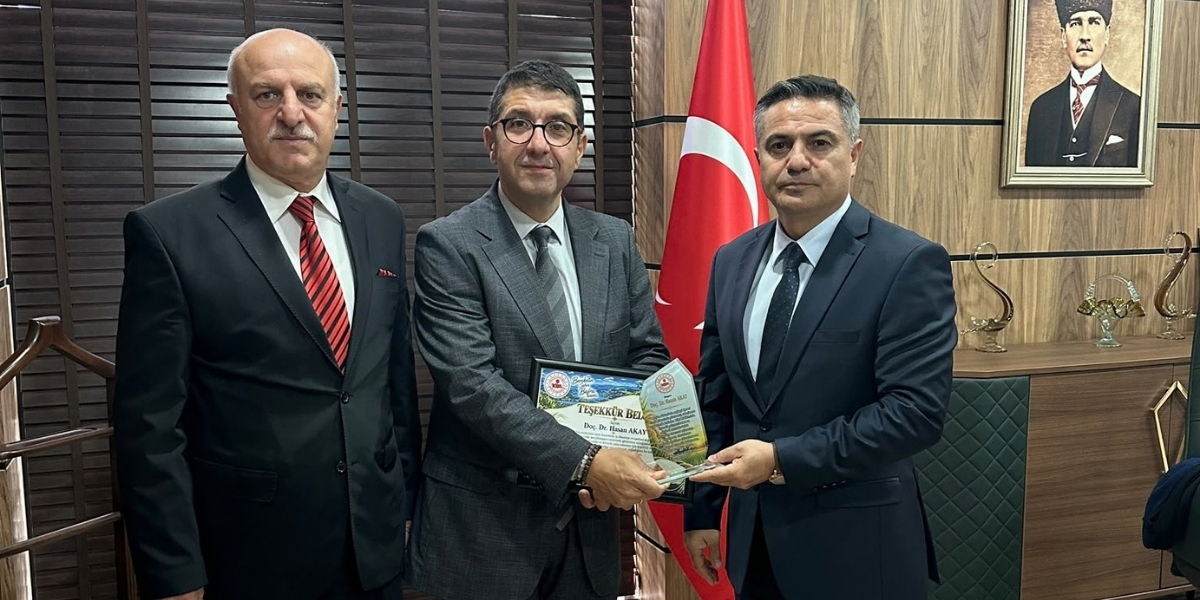 doc-dr-hasan-akaya-tesekkur-belgesi-verildi-002.jpg