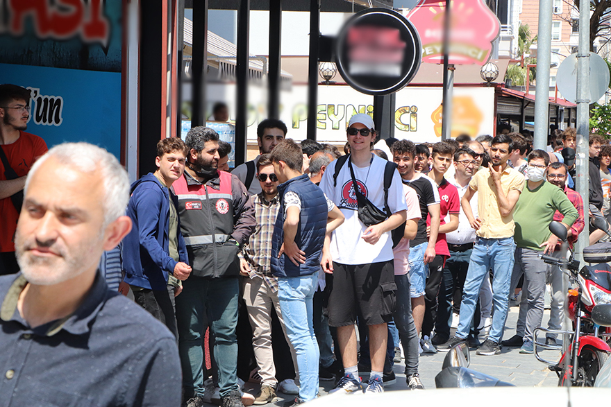 doner-1-tl-dedi-izdiham-olustu-3.jpg