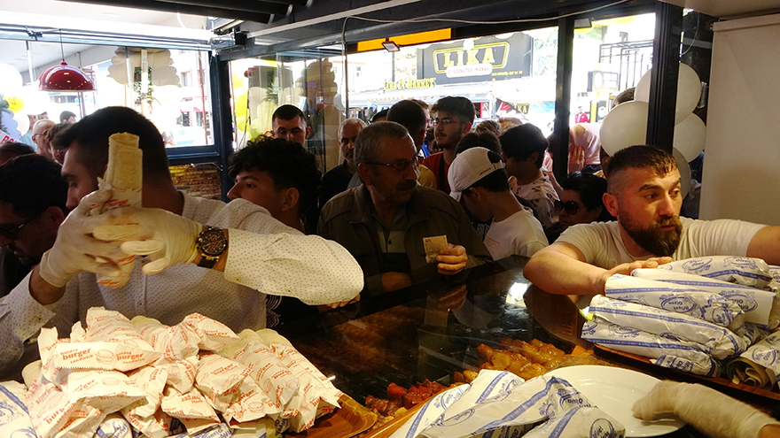 doner-1-tl-dedi-izdiham-olustu-5.jpg