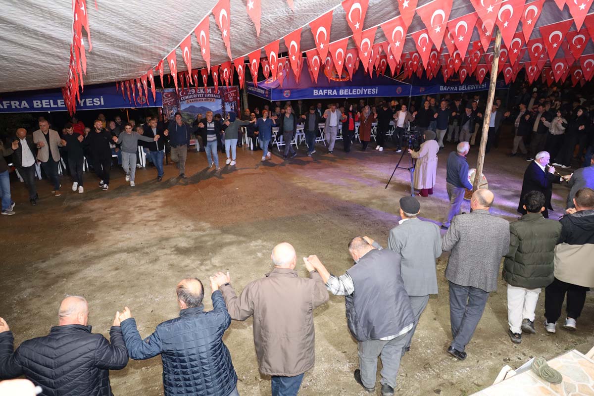 dramadan-kapikayaya-uzanan-cumhuriyet-sevgisi-nesilleri-bulusturdu-14.jpg