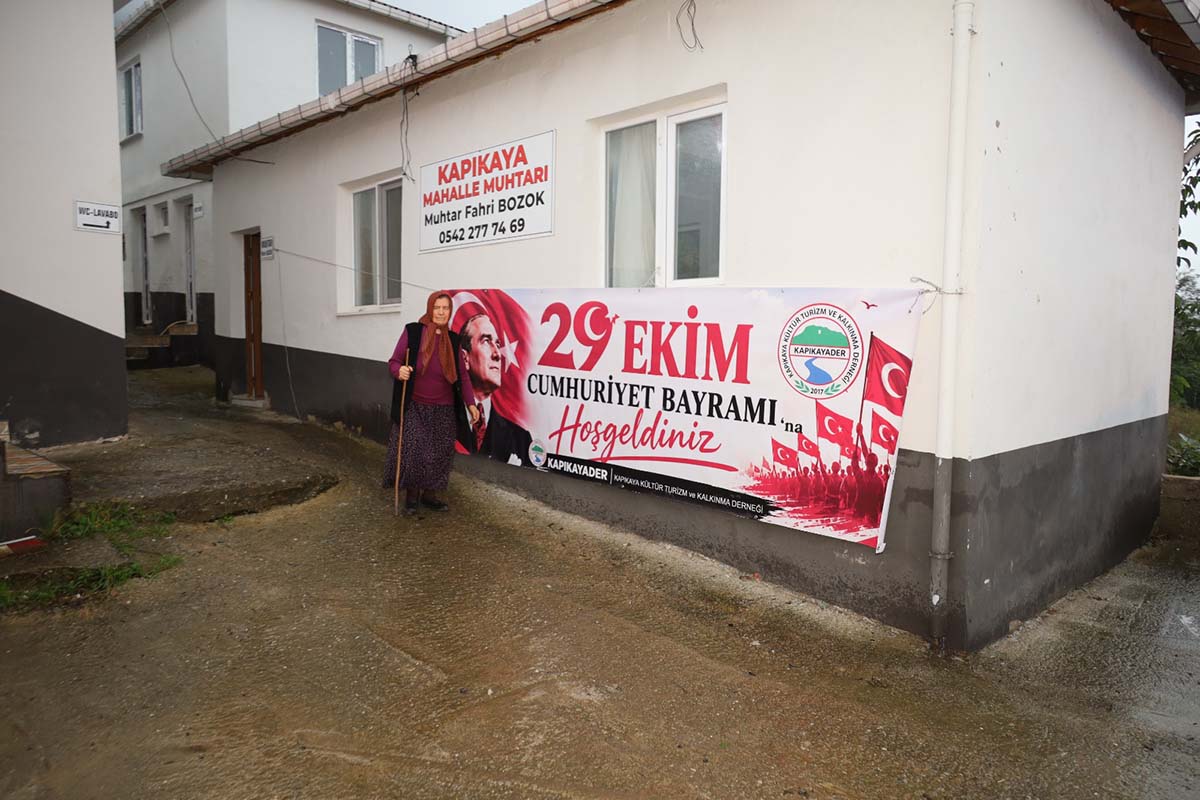 dramadan-kapikayaya-uzanan-cumhuriyet-sevgisi-nesilleri-bulusturdu-2.jpg