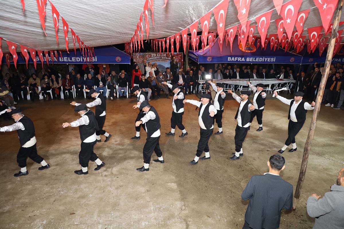 dramadan-kapikayaya-uzanan-cumhuriyet-sevgisi-nesilleri-bulusturdu-21.jpg