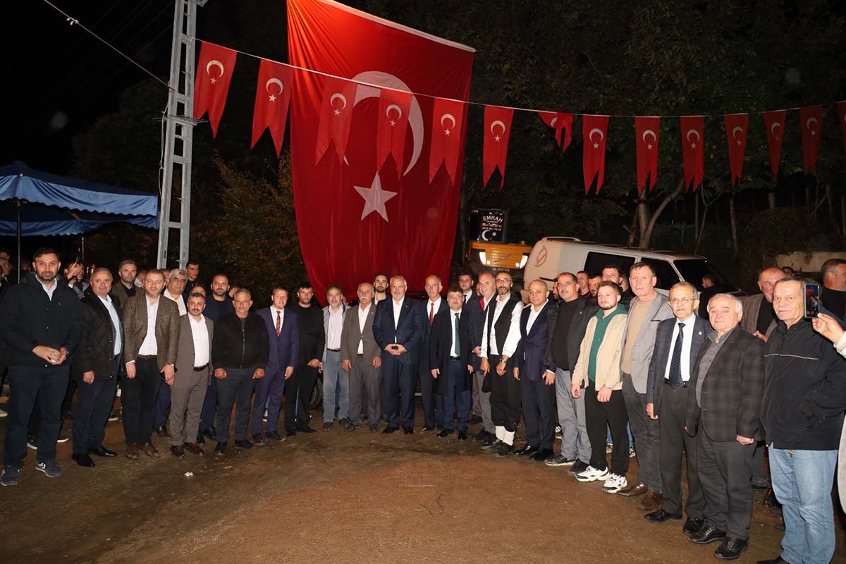 dramadan-kapikayaya-uzanan-cumhuriyet-sevgisi-nesilleri-bulusturdu-24.jpg