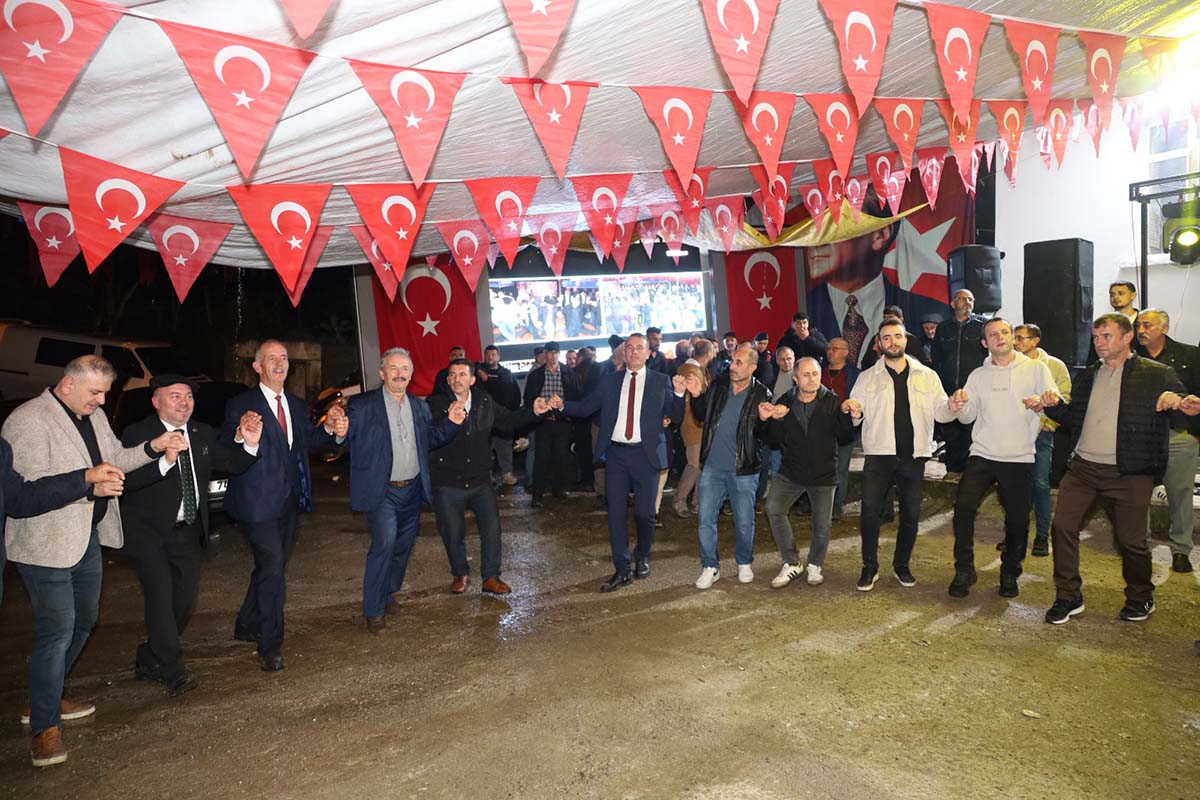 dramadan-kapikayaya-uzanan-cumhuriyet-sevgisi-nesilleri-bulusturdu-27.jpg